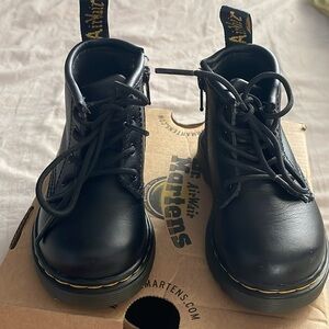 Dr. martens size 5C airway
